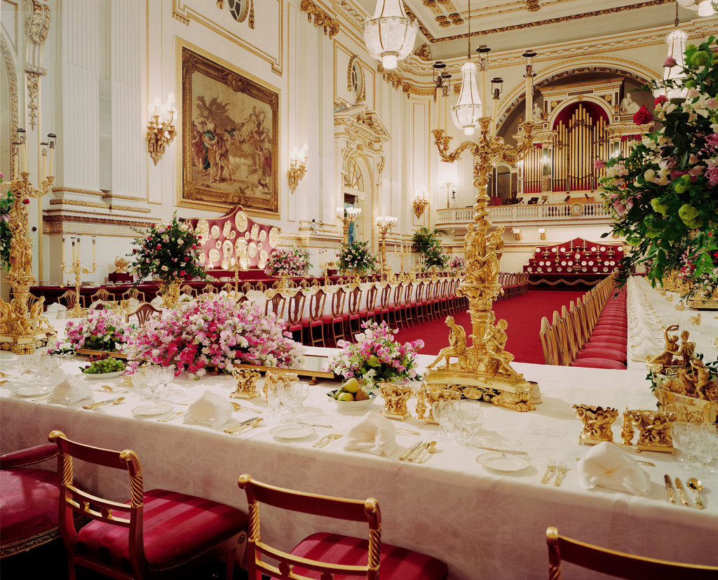 What It S Really Like Inside Buckingham Palace E News